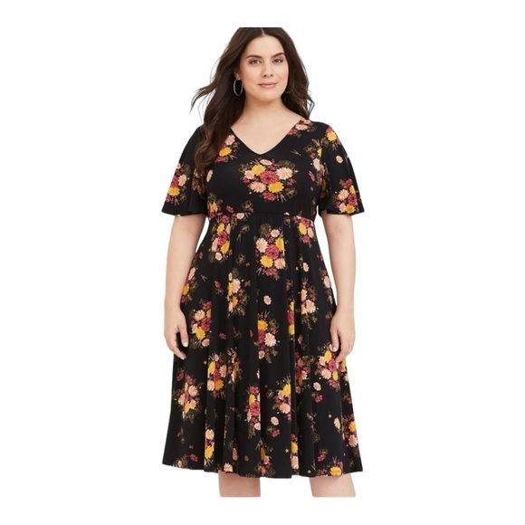 TORRID Black Floral Short Sleeve Flutter Sleeve Midi Dress Size 1XL Plus Size - Picture 2 of 6